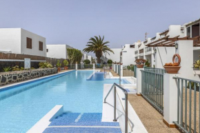Hola Arnage Pool view